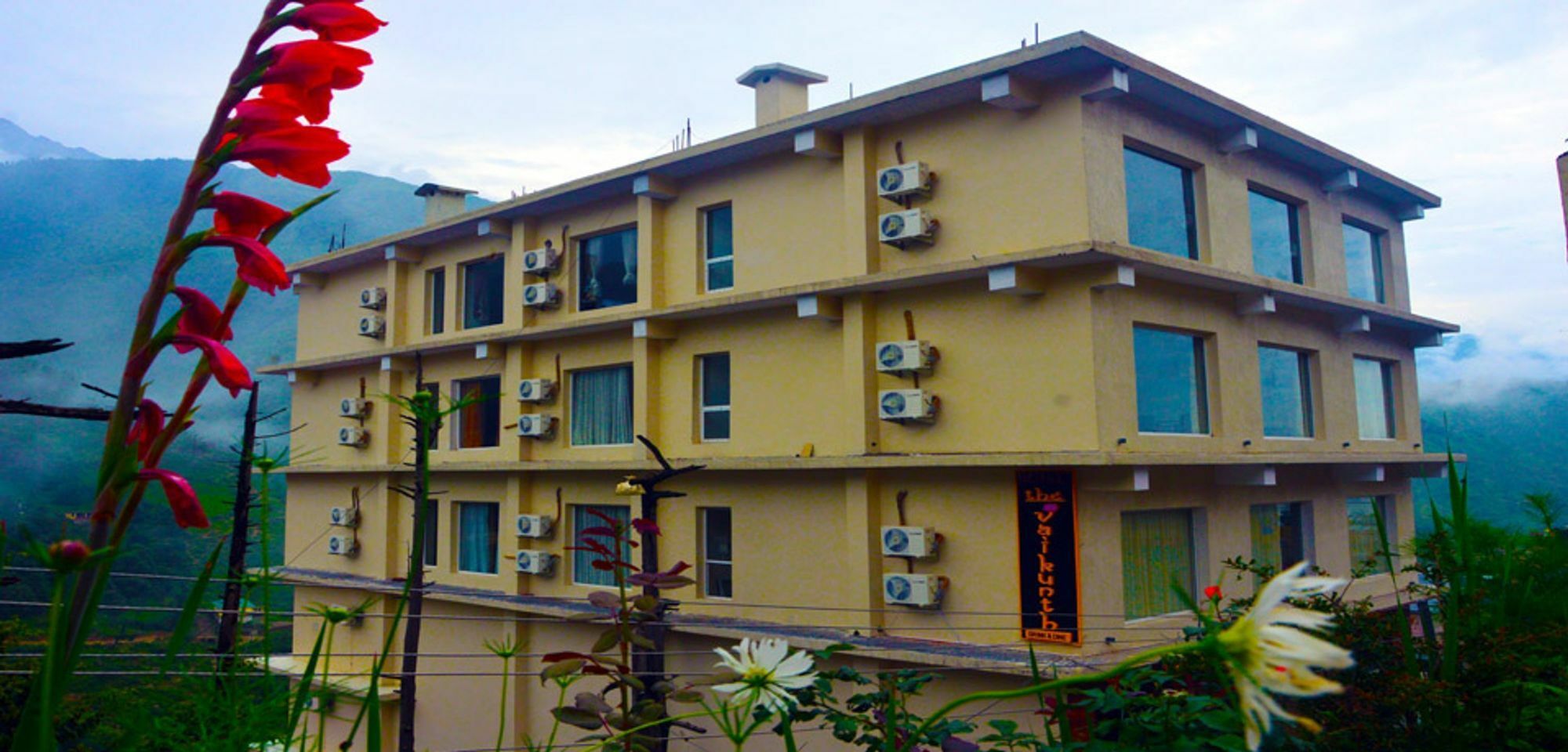 Hotel The Vaikunth Dharamshala Exterior foto